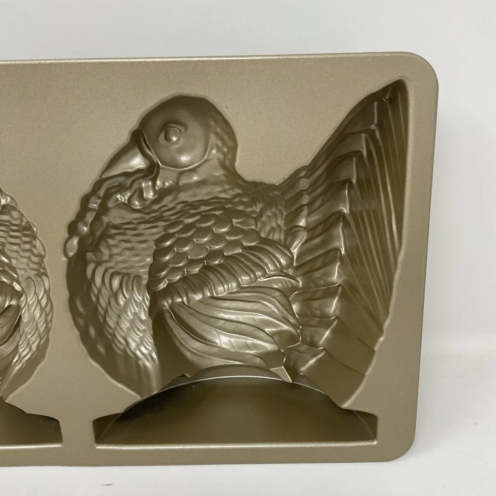Nordic Ware Turkey Cake Pan 3D 10 Cup Cast Aluminum Thanksgiving USA